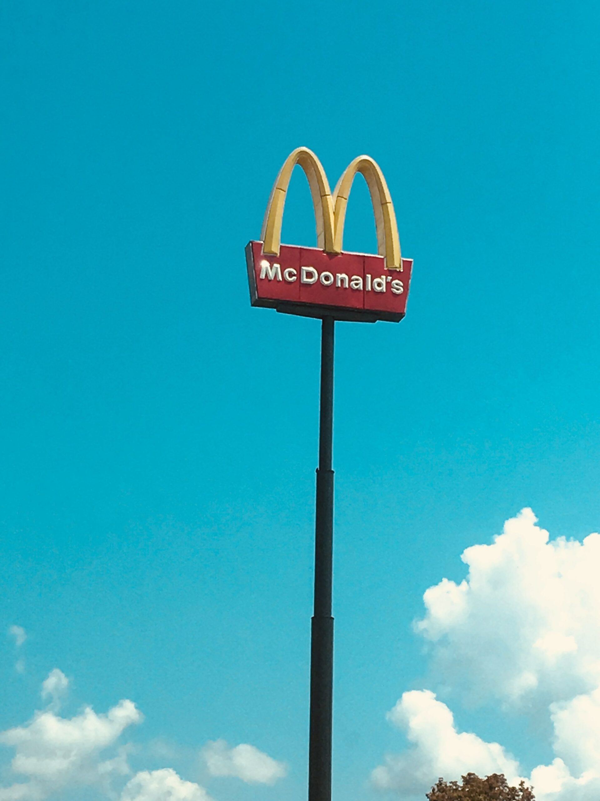 Criança de Wisconsin foge do berço e caminha até o McDonald's